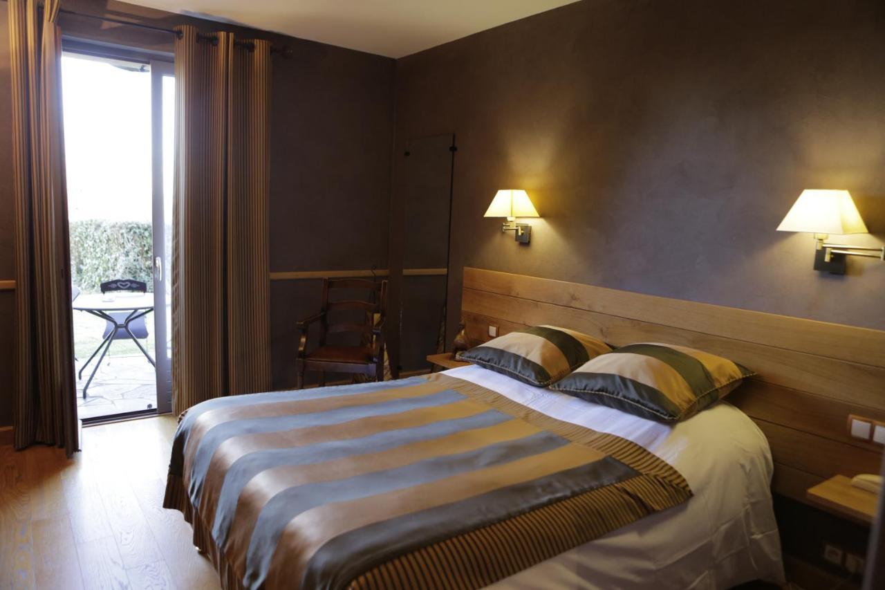 Logis Auberge Du Barrez Mur-de-Barrez Zewnętrze zdjęcie