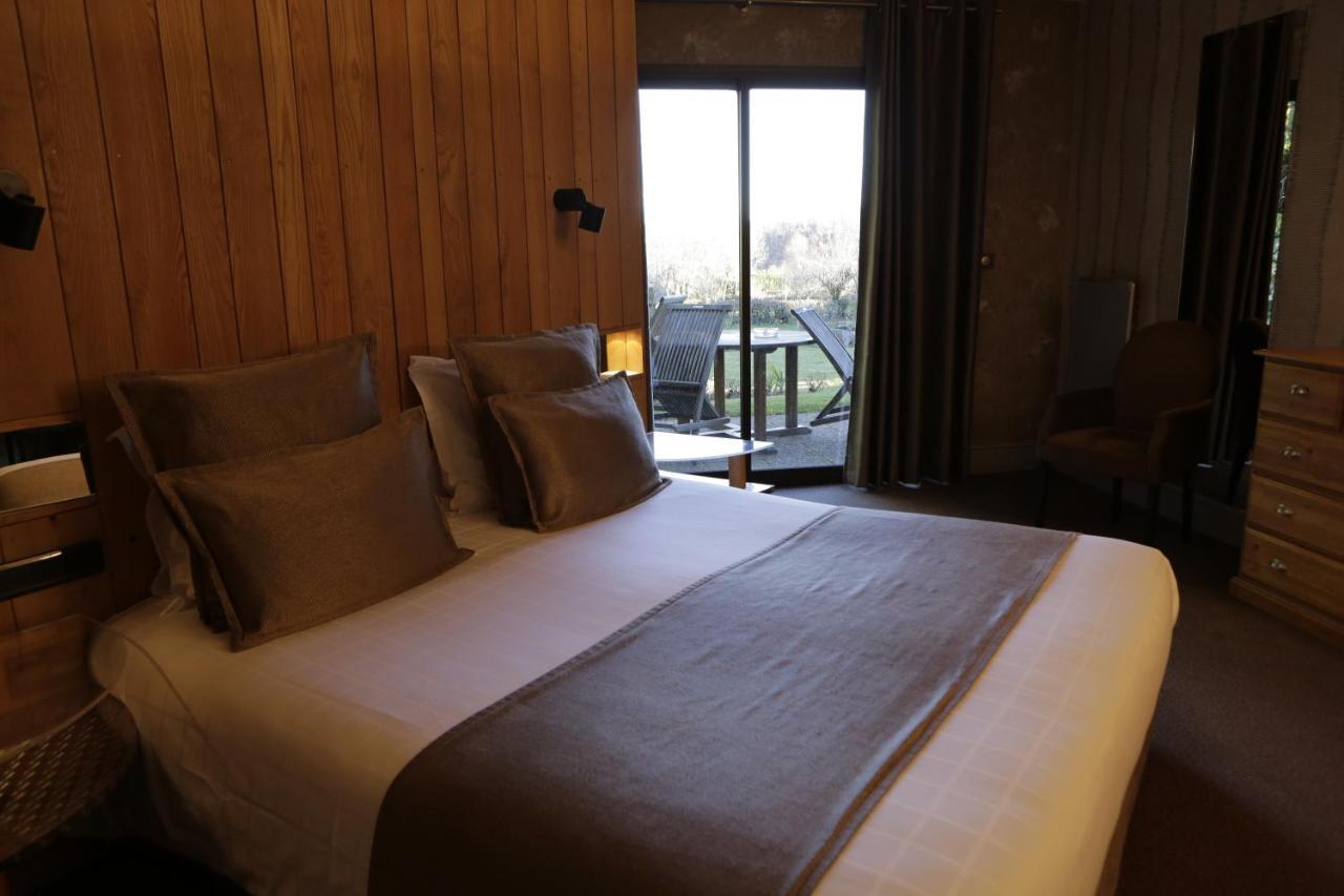 Logis Auberge Du Barrez Mur-de-Barrez Zewnętrze zdjęcie