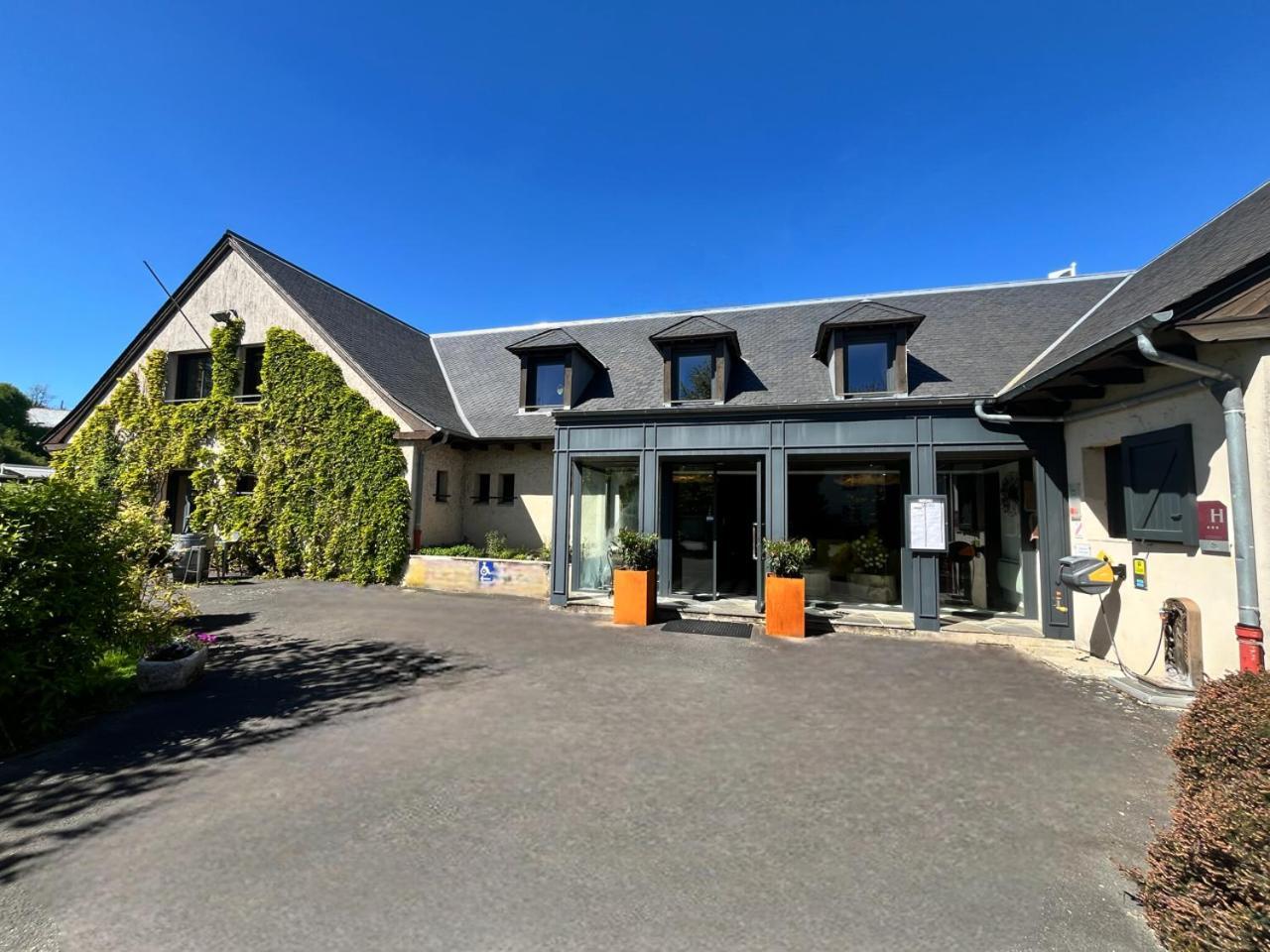 Logis Auberge Du Barrez Mur-de-Barrez Zewnętrze zdjęcie