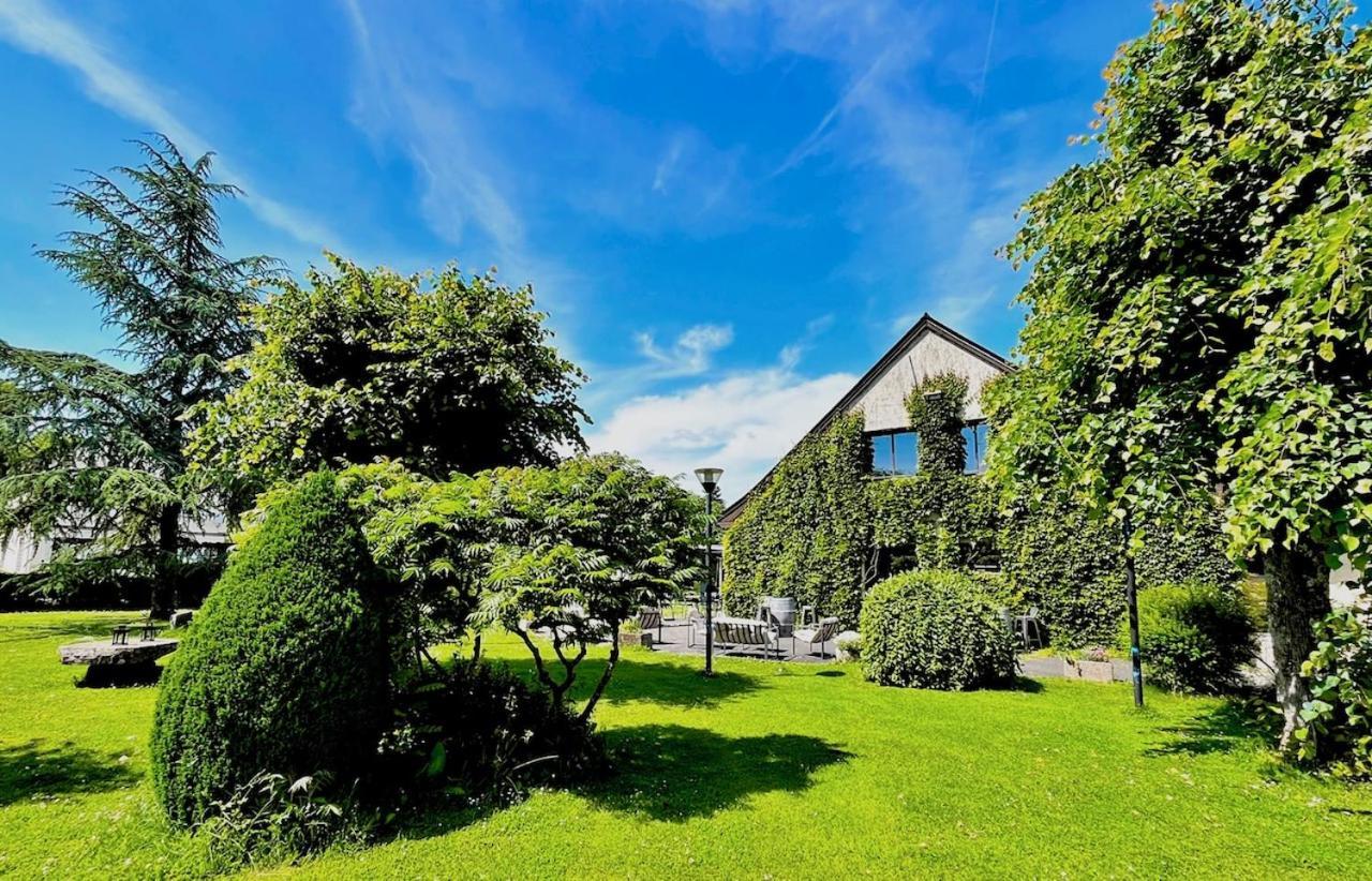 Logis Auberge Du Barrez Mur-de-Barrez Zewnętrze zdjęcie