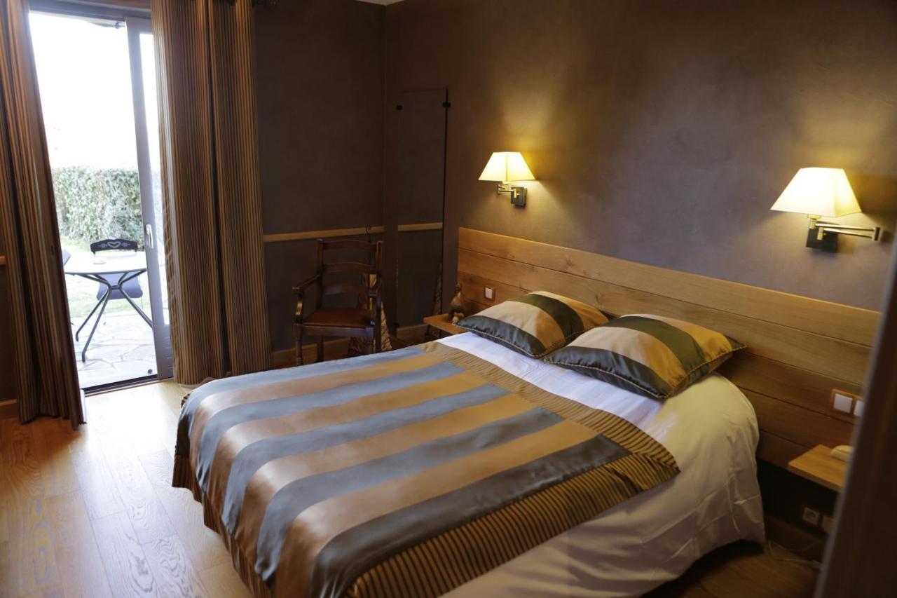 Logis Auberge Du Barrez Mur-de-Barrez Zewnętrze zdjęcie